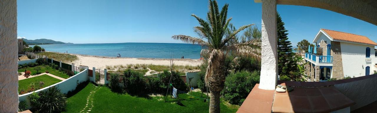 In Front Of The Beach - La Terrazza Sul Mare Flumini di Quartu Exterior photo