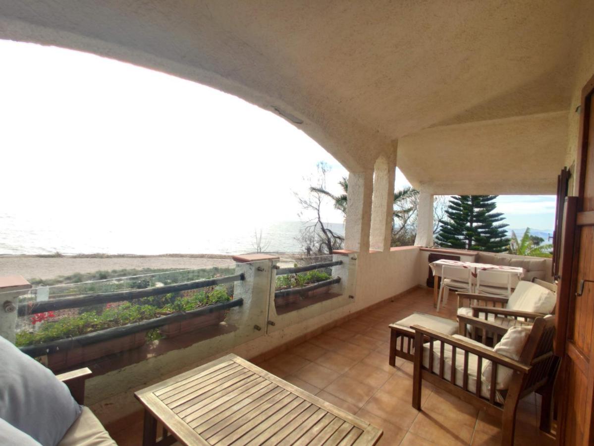 In Front Of The Beach - La Terrazza Sul Mare Flumini di Quartu Exterior photo
