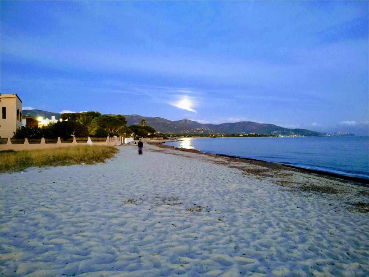 In Front Of The Beach - La Terrazza Sul Mare Flumini di Quartu Exterior photo